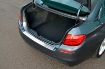 BMW řada 5 F10/F11 2010–2016 Nerezová lišta na zadní nárazník OmsaLine (SD, nerez) fotografie 5