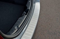 BMW řada 5 F10/F11 2010–2016 Nerezová lišta na zadní nárazník OmsaLine (SD, nerez) fotografie 4