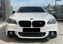 BMW řada 5 F10/F11 2010–2016 Přední spoilerový lip na nárazník DPT Flap (pro M-Performance, lesklá černá) fotografie 1