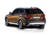 BMW X1 E84 2009–2015 Nerezová lišta nad SPZ fotografie 1