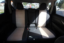 Nissan X-trail T32/Rogue 2014–2021 Autopotahy eko kůže + látka + antara Antara A0013 (kompletní sada) fotografie 2