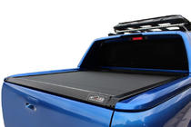 Isuzu D-Max 2002–2011 Roleta Omback fotografie 1