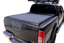 Nissan Navara 2006–2015 Roleta Omback fotografie 1