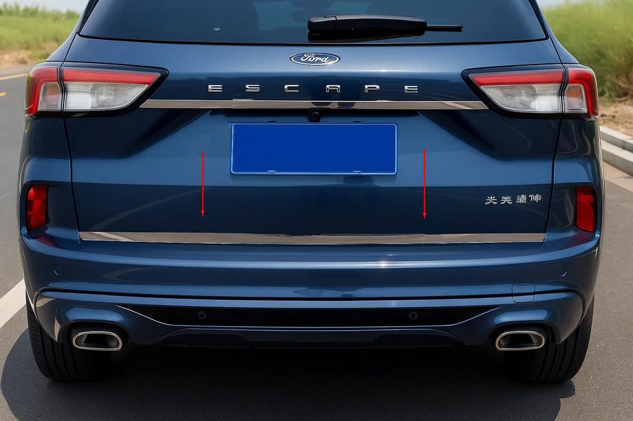 Ford Kuga/Escape 2019– Nerezová lišta na hranu víka kufru Carmos - turecká ocel Image