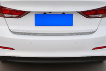 Hyundai Elantra (AD) 2015–2020 Nerezová lišta na hranu víka kufru fotografie 1