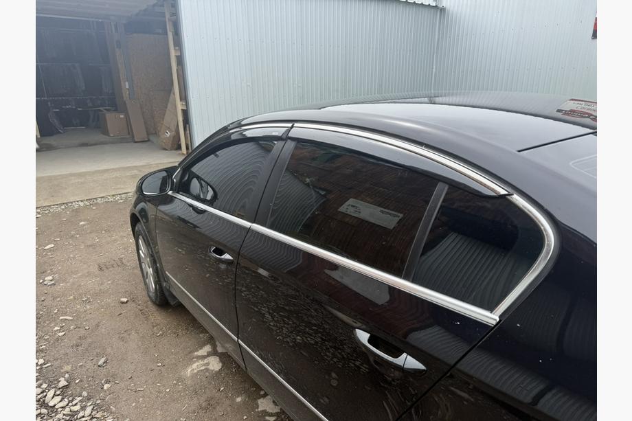 Volkswagen Passat B6 2006–2012 Okenní větrolamy s chromovou lištou SD (EU, 4 ks, Niken) Fotografie 8