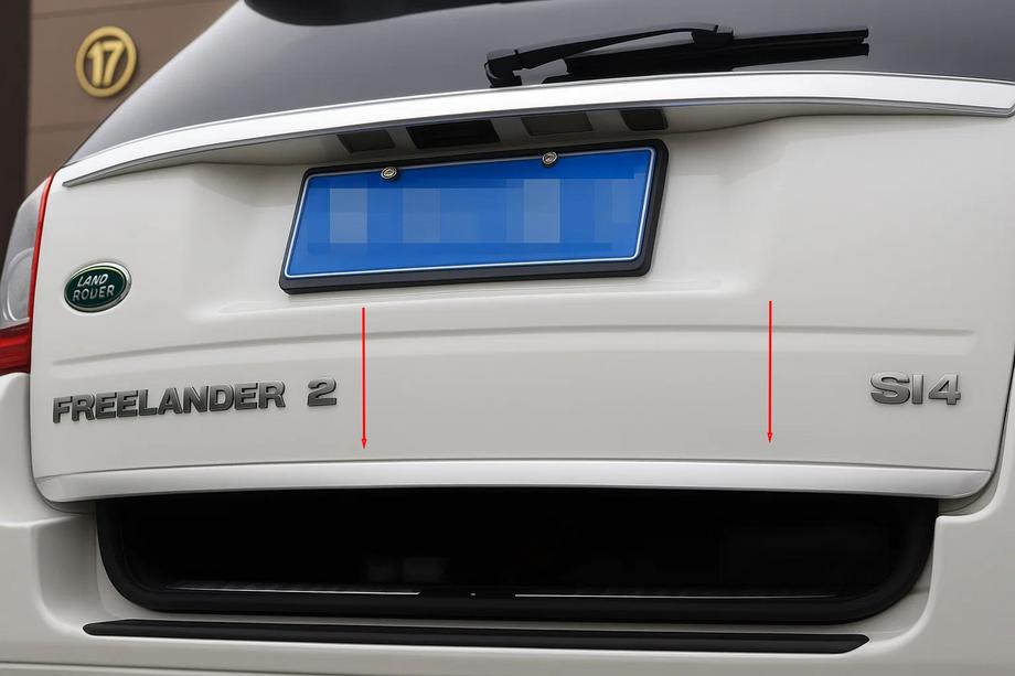 Land Rover Freelander II 2006–2014 Nerezová lišta na hranu víka kufru Image