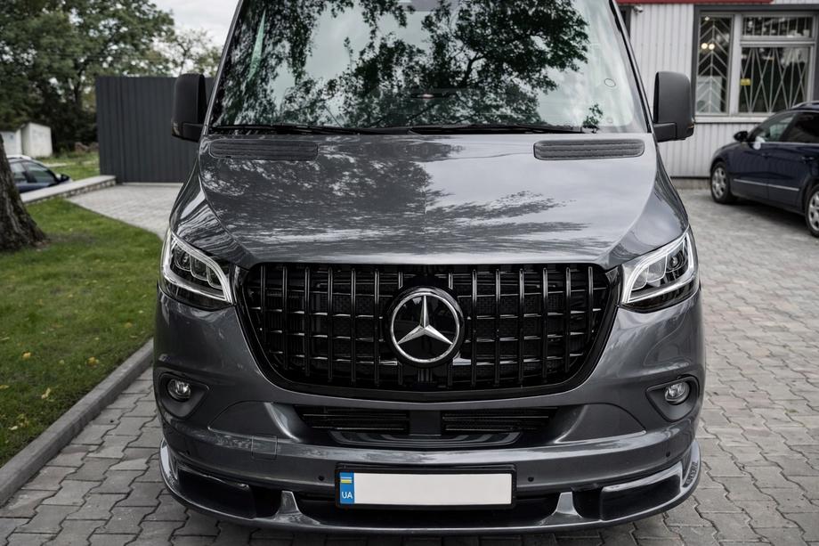 Mercedes Sprinter W907/W910 2018– Spodní lip předního nárazníku (k lakování) Fotografie 1