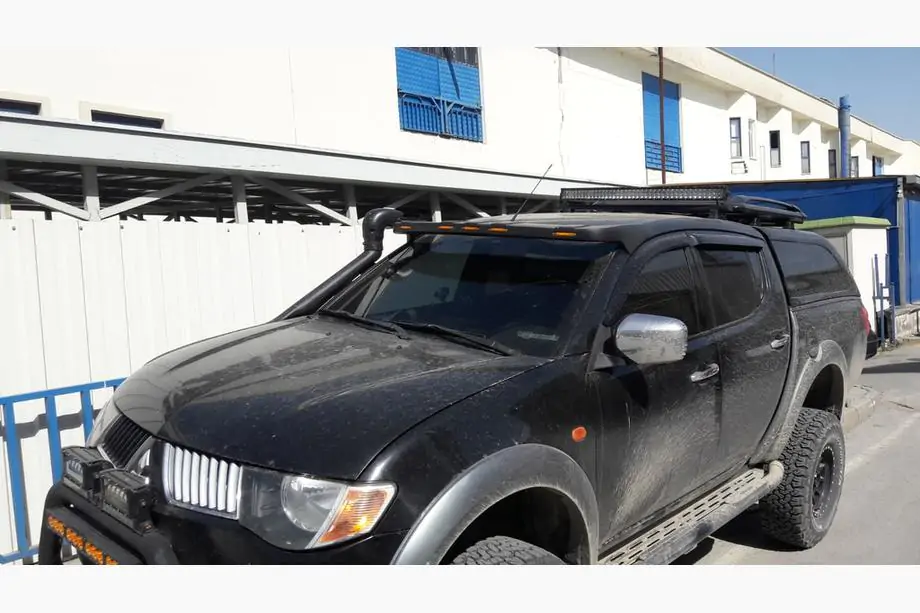 Mitsubishi L200 2006–2015 Sluneční clona na čelní sklo (Meliset LED) Image