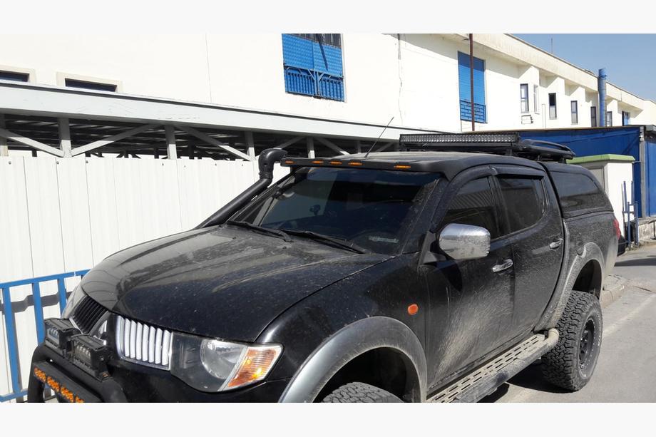 Mitsubishi L200 2015–2024 Sluneční clona na čelní sklo (Meliset LED) Image