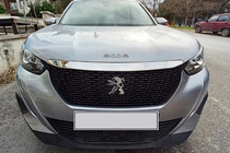 Peugeot 2008 2019– Nerezová lišta na kapotu (1 ks) fotografie 1