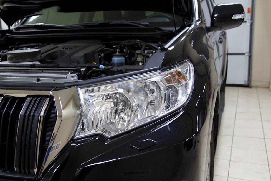 Toyota Land Cruiser Prado 150 2009–2023 Mračítko na světlomet (strana řidiče, pro reflektorové světlomety) Fotografie 1