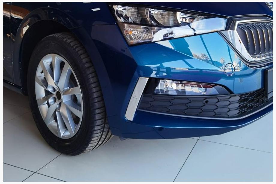 Skoda Scala 2018– Chromované kryty mlhovek (2 ks, nerez) Image