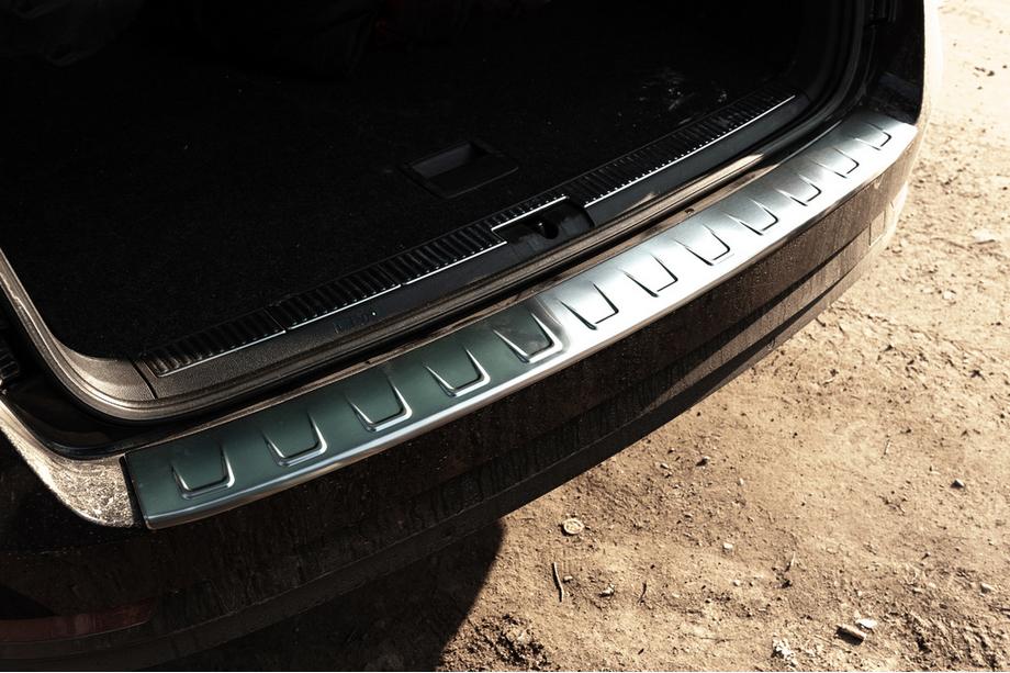 Skoda Superb 2015–2024 Nerezová lišta na zadní nárazník SW Image