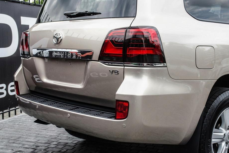 Toyota Land Cruiser 200 2007–2021 Zadní světla 2007-2015 V2 (design 2016+) Image