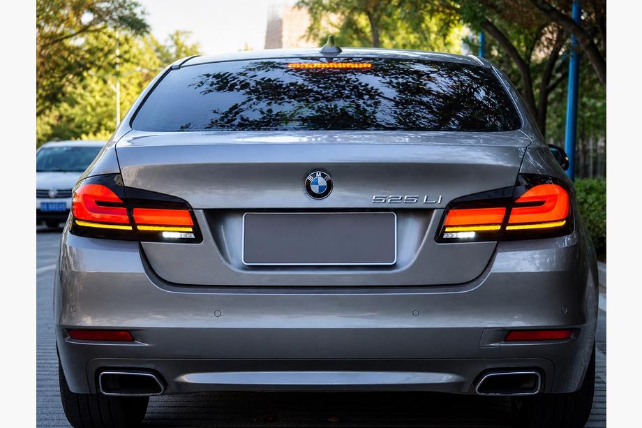 BMW řada 5 F10/F11 2010–2016 Zadní světla (design LCI) Image