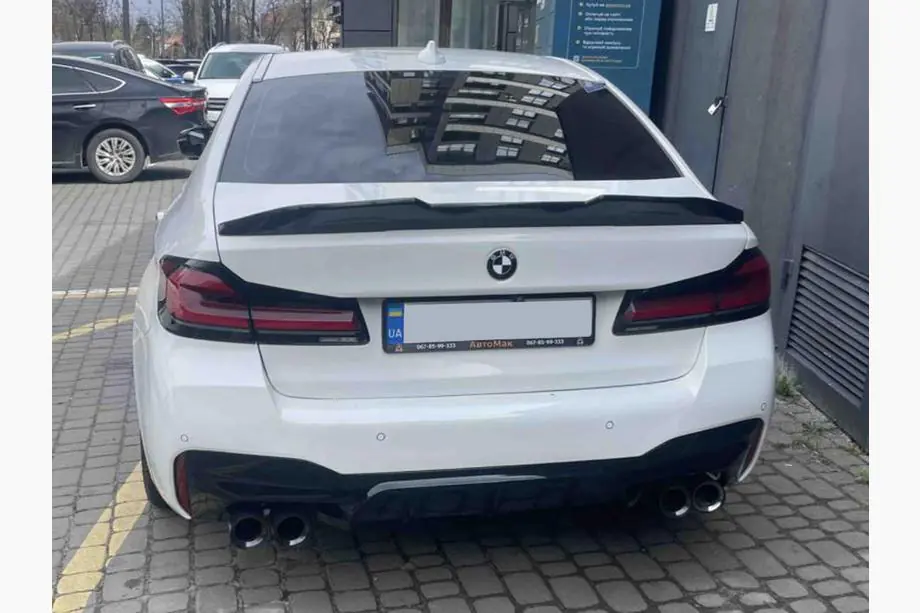 BMW řada 5 G30/G31 2017–2023 Restylingový kit (na M5 F90, rok 2021) Fotografie 4