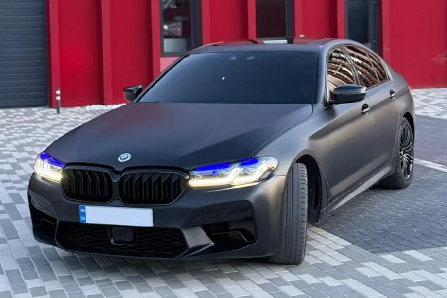 BMW řada 5 G30/G31 2017–2023 Restylingový kit (na M5 F90, rok 2021) Fotografie 8