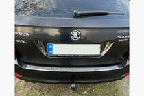 Skoda Octavia II A5 2006–2010 Ochranná nerezová lišta na zadní nárazník Carmos (SD/SW) fotografie 1