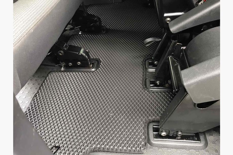 Volkswagen T5 2010–2015 Autorohože EVA V2 (dlouhý rozvor, kompletní sada do interiéru, černé) Image