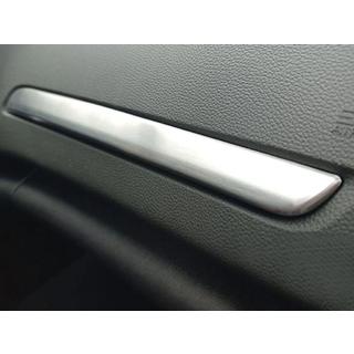Nerezová lišta na palubní desku (1 ks) Renault Megane IV 2016–2025 fotografie 1