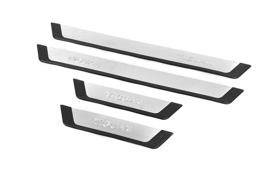 Volkswagen Tiguan 2007–2016 Nerezové kryty prahů Omsa Flexill (4 ks) Fotografie 2
