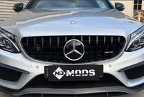 Mercedes C-Class W205 2014–2021 Přední maska Panamericana GT Black (pro Avantgarde/AMG-Line/C43 AMG) fotografie 1