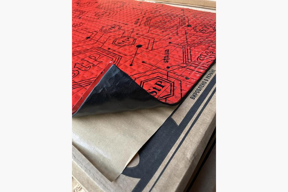 RESOLUT R4 vibroizolace 4 mm (75×50 cm) Fotografie 1