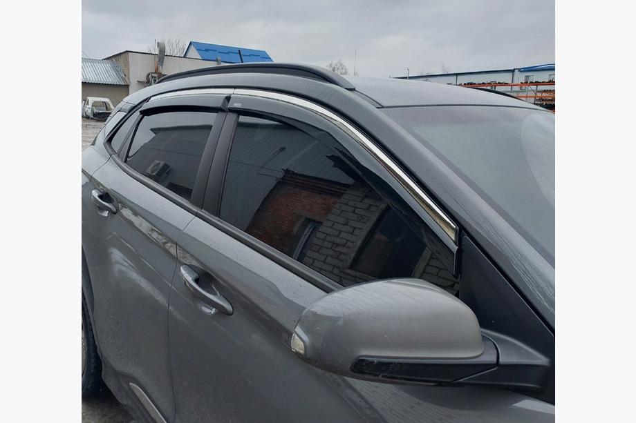 Hyundai Kona 2017–2023 Okenní ofuky s chromovanou lištou (4 ks, Niken) Image