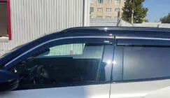 Peugeot 2008 2019– Okenní ofuky s chromovanou lištou (4 ks, Niken) fotografie 1