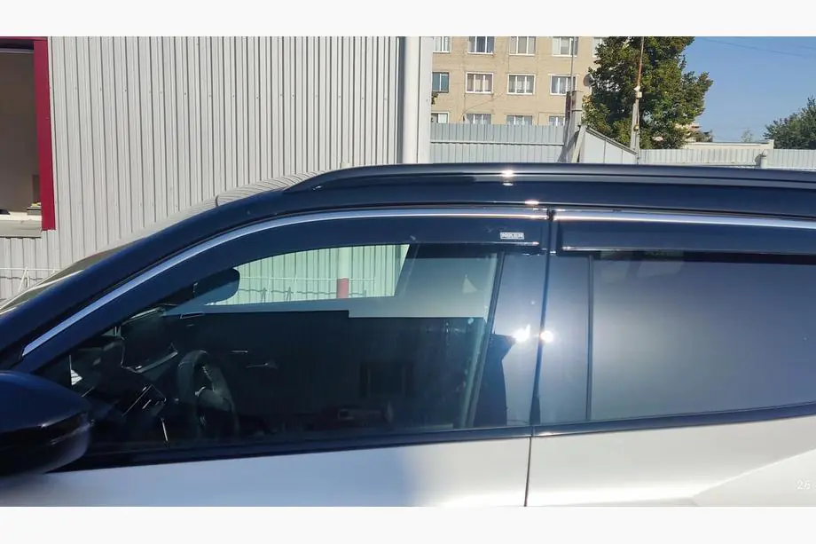 Peugeot 2008 2019– Okenní ofuky s chromovanou lištou (4 ks, Niken) Image