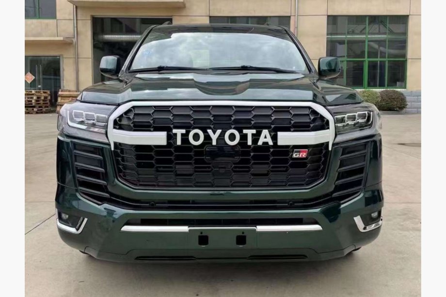 Toyota Land Cruiser 200 2007–2021 Restylingový kit pro LC 300 GR Image