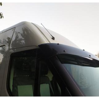 Kšilt na čelní sklo V2 (černý lesk, 5 mm) Iveco Daily 2014– fotografie 4