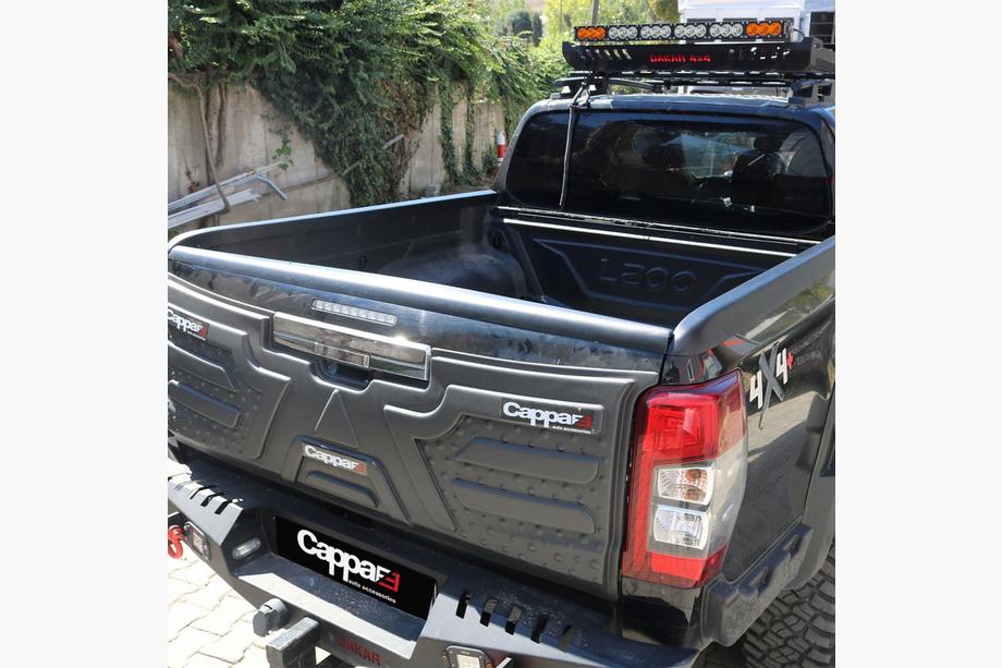 Mitsubishi L200 2015–2024 Ochranná lišta na hranu korby (3 ks) Image