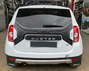 Dacia Duster 2008–2018 Plastová lišta na víko kufru fotografie 2