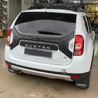 Renault Duster 2008–2017 Plastová lišta na víko kufru fotografie 2