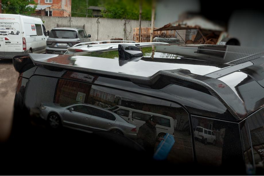 Land Rover Defender 2019– Karbonový spoiler Fotografie 2