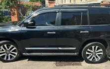 Toyota Land Cruiser 200 2007–2021 Okenní ofuky s chromovanou lištou (4 ks, Niken) fotografie 2