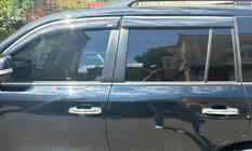Toyota Land Cruiser 200 2007–2021 Okenní ofuky s chromovanou lištou (4 ks, Niken) fotografie 1