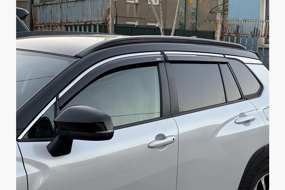 Toyota Corolla Cross 2020– Okenní ofuky s chromovanou lištou (4 ks, Niken) Image