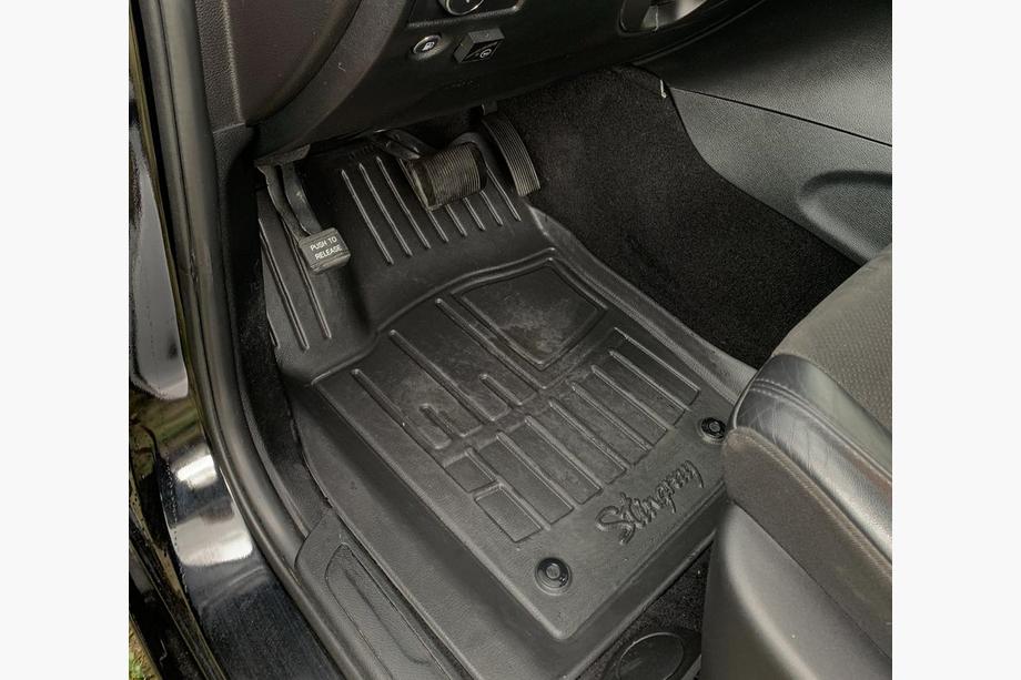 Jeep Grand Cherokee WK2 2010–2021 Gumové autokoberce Stingray 3D (5 ks, polyuretan) Image