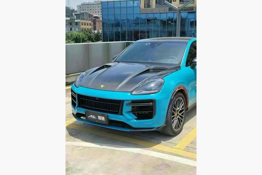 Porsche Cayenne 2018– Karbonová kapota Fotografie 4