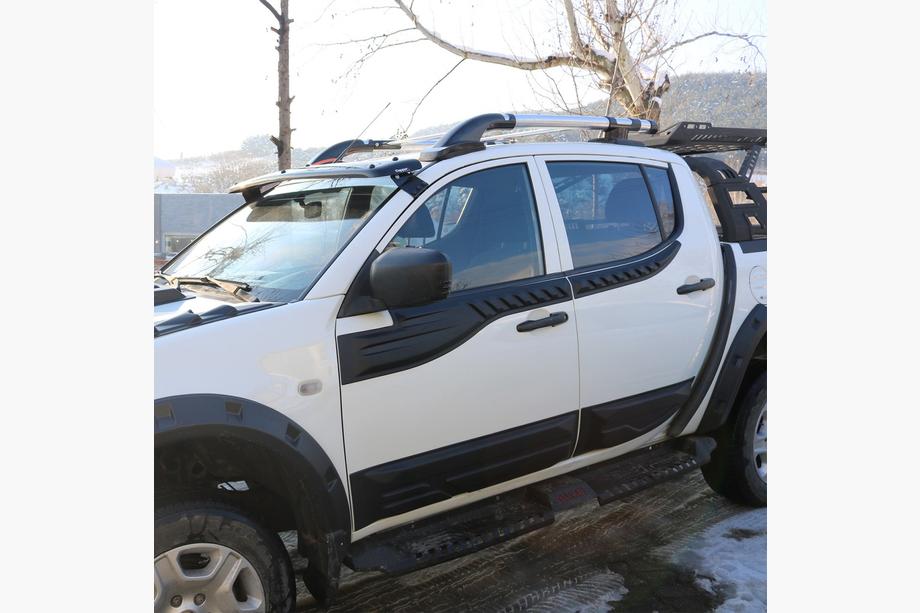 Mitsubishi L200 2006–2015 Horní dveřní lišty (4 ks, ABS) Fotografie 1