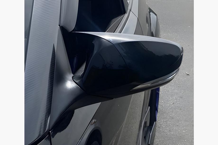 Hyundai Veloster 2011–2017 Kryty zrcátek s výřezem pro blinkr BMW-style (2 ks) Image