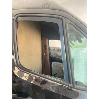 Vkládací deflektory oken Esa (2 ks) Mercedes Sprinter W907/W910 2018– fotografie 2