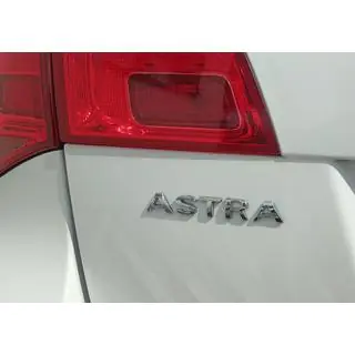 Nápis Astra 5177042 (120 mm x 17 mm) Opel Astra J 2009–2015 fotografie 1