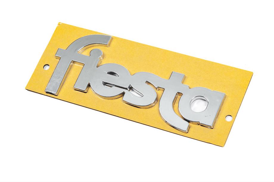 Ford Fiesta 1995–2001 Emblém s nápisem Fiesta YS61B42528AA (117 mm x 52 mm) Fotografie 2