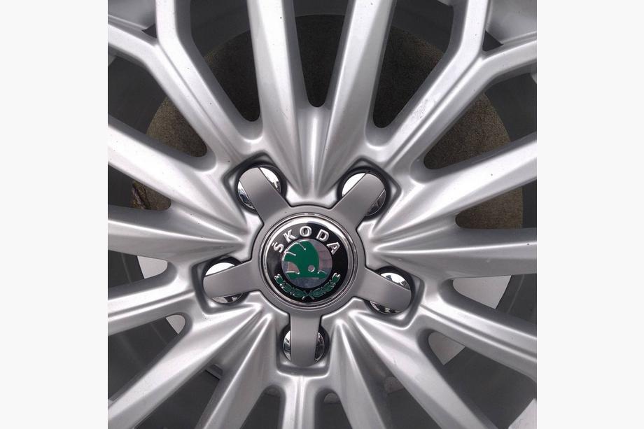 Skoda Samolepky na disky 56 mm J1009 (4 ks) Image