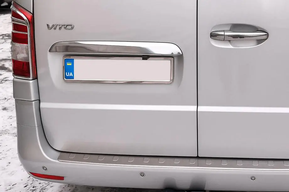 Mercedes Vito/V-class W447 2014– Lišta nad SPZ 2dveřová (nerez) Image