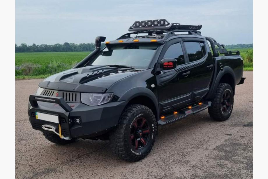 Mitsubishi L200 2006–2015 Ochranné lišty dveří (4 ks, ABS) Fotografie 1